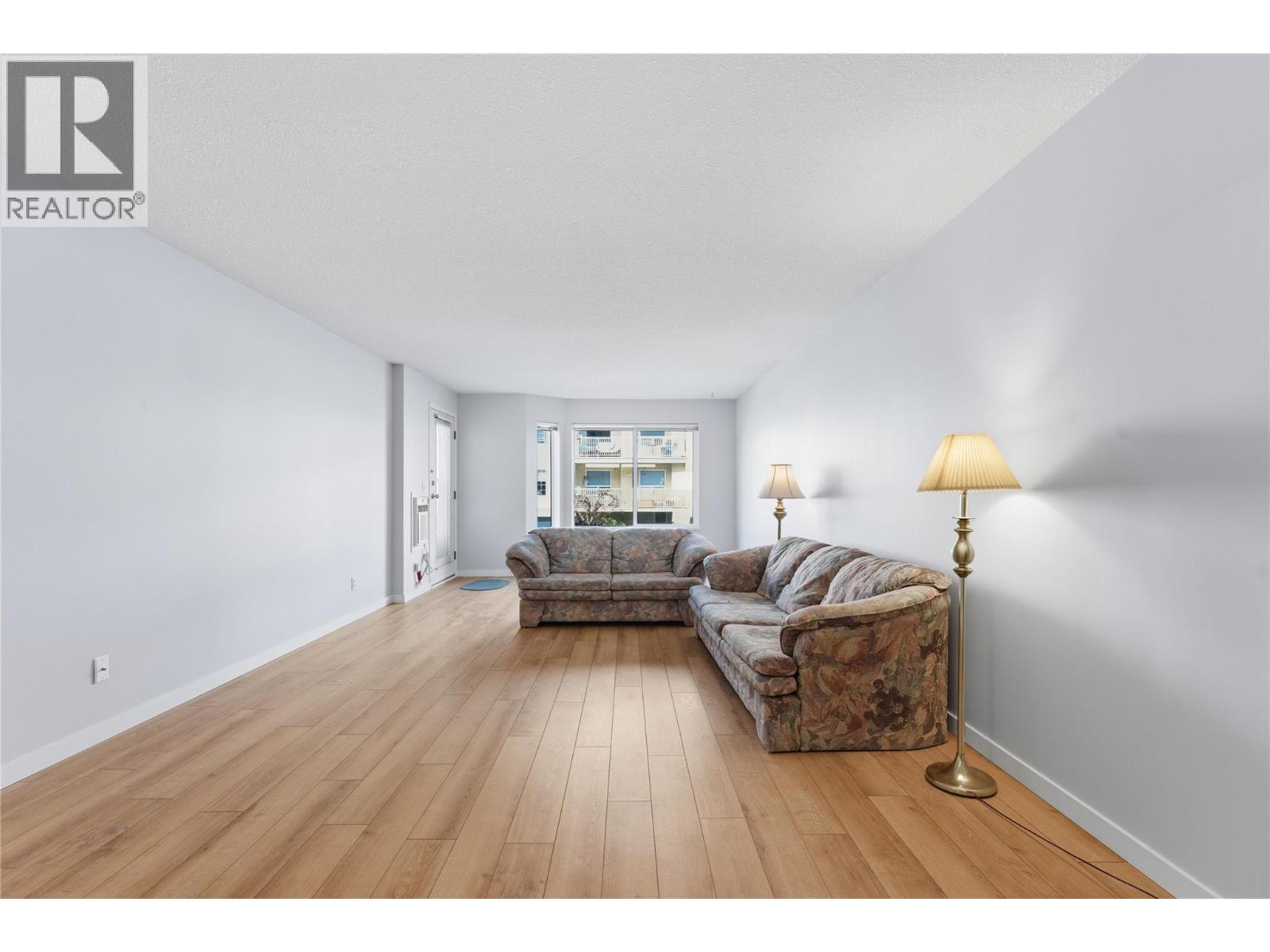 251 6 Street SE Unit# 104 — photo 7