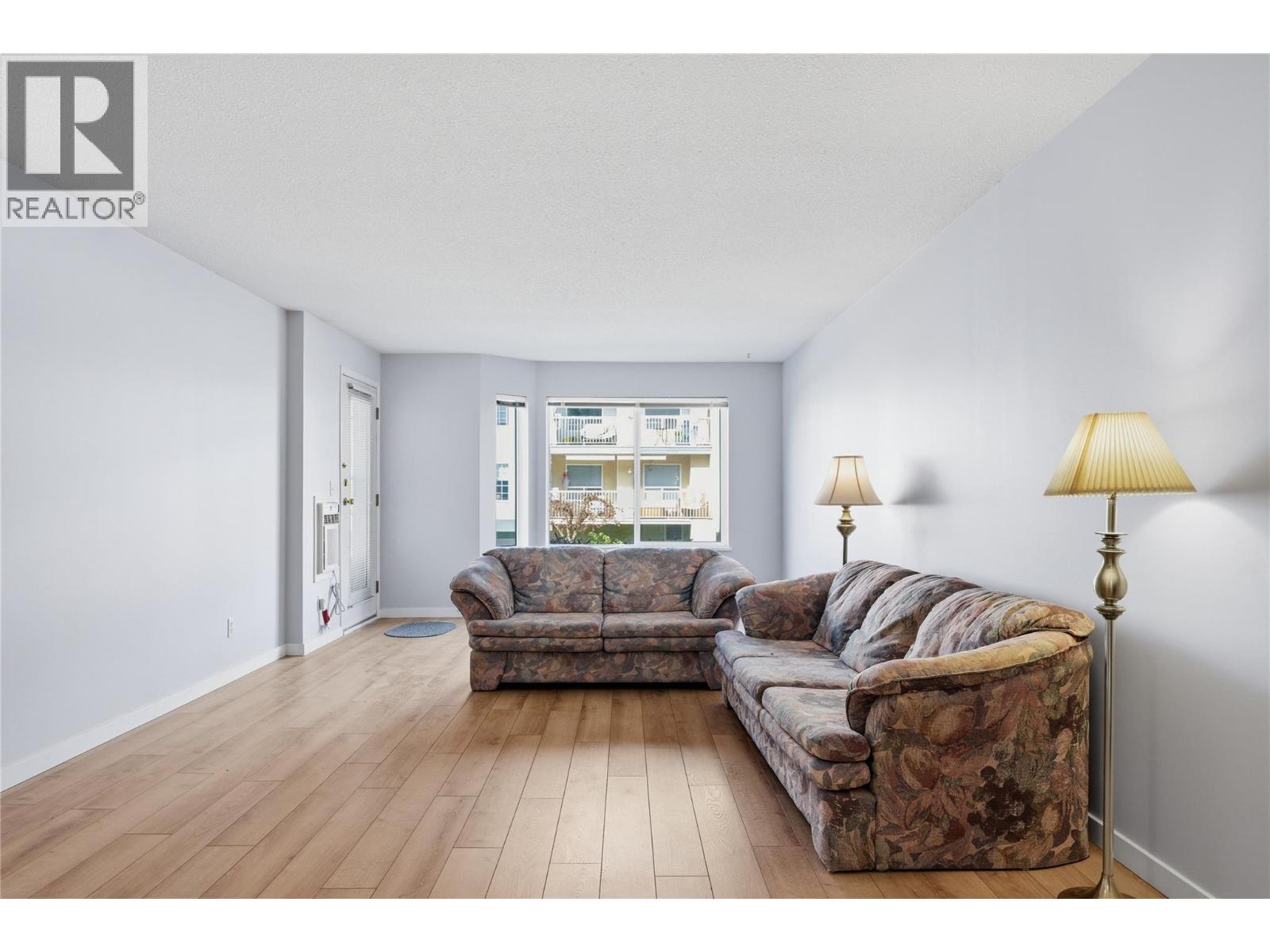 251 6 Street SE Unit# 104 — photo 6