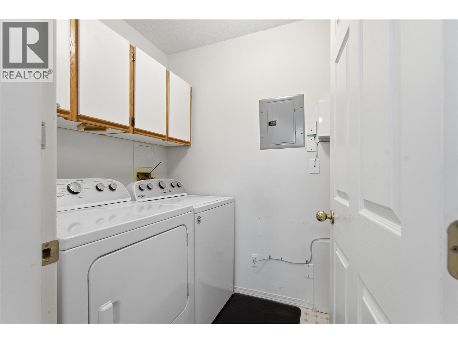 251 6 Street SE Unit# 104 — photo 13