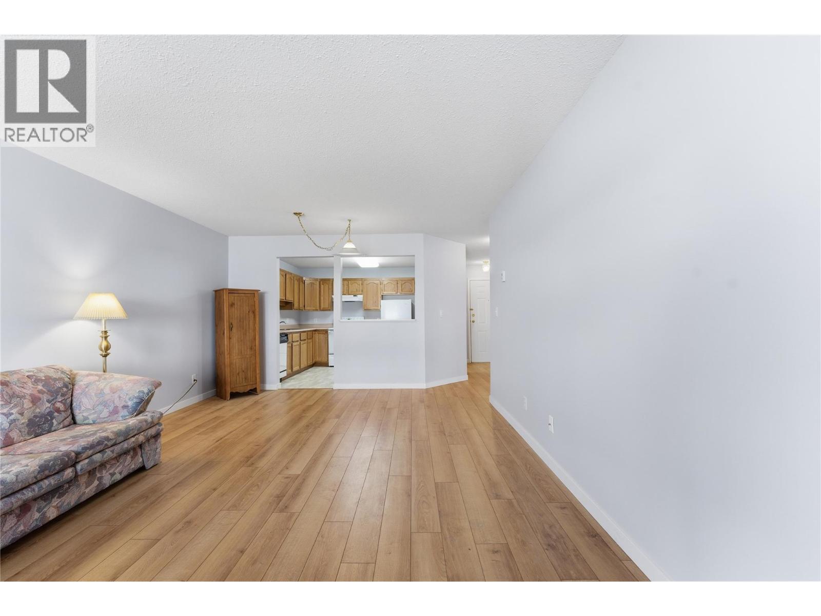 251 6 Street SE Unit# 104 — photo 10