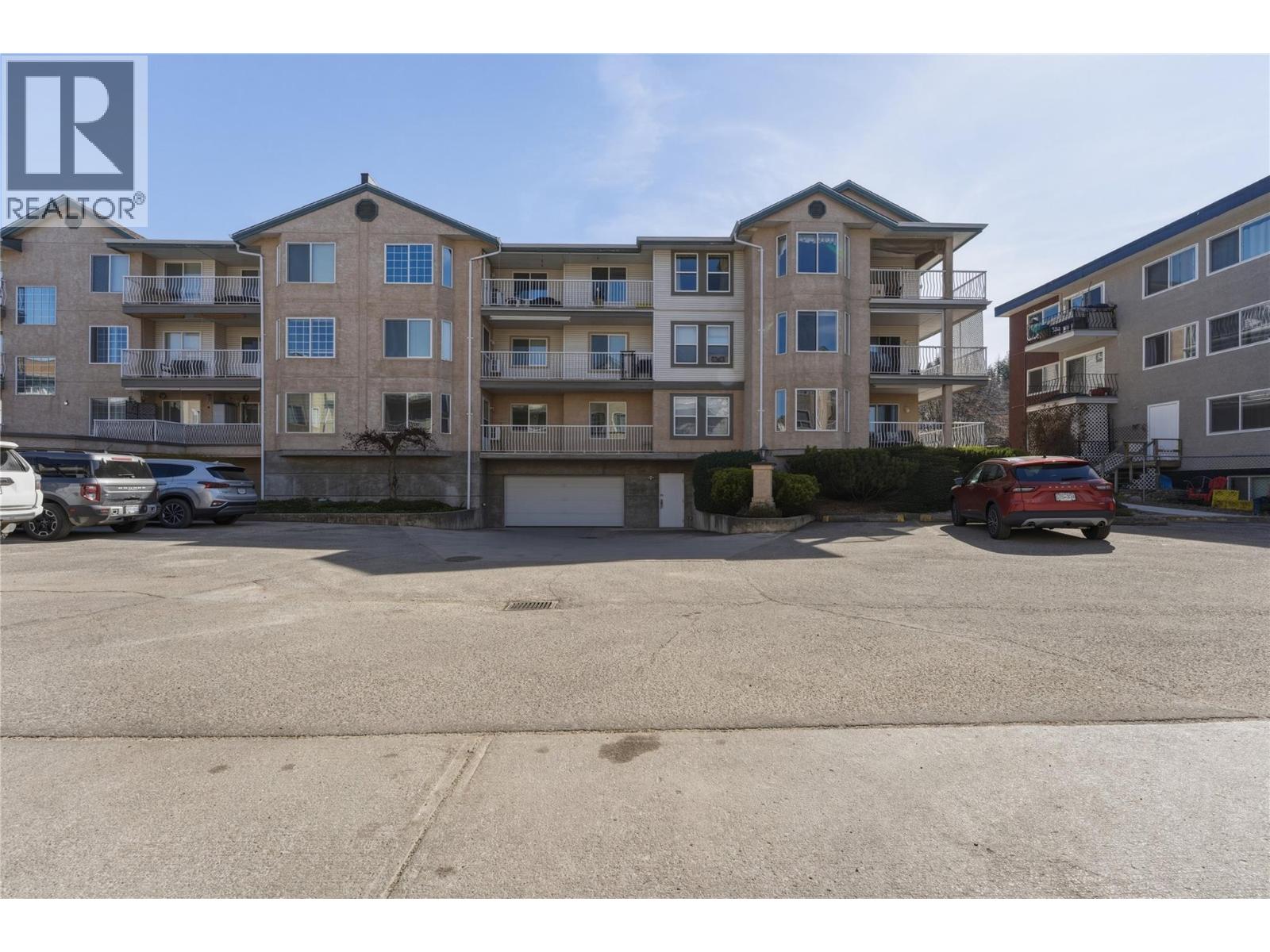 251 6 Street SE Unit# 104 — photo 30