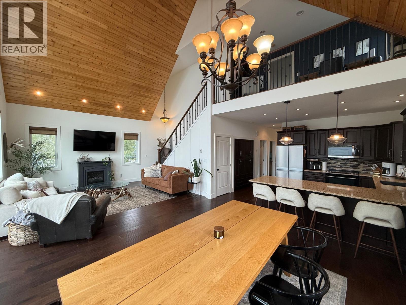 6986 South Moberly Lake Road - 6