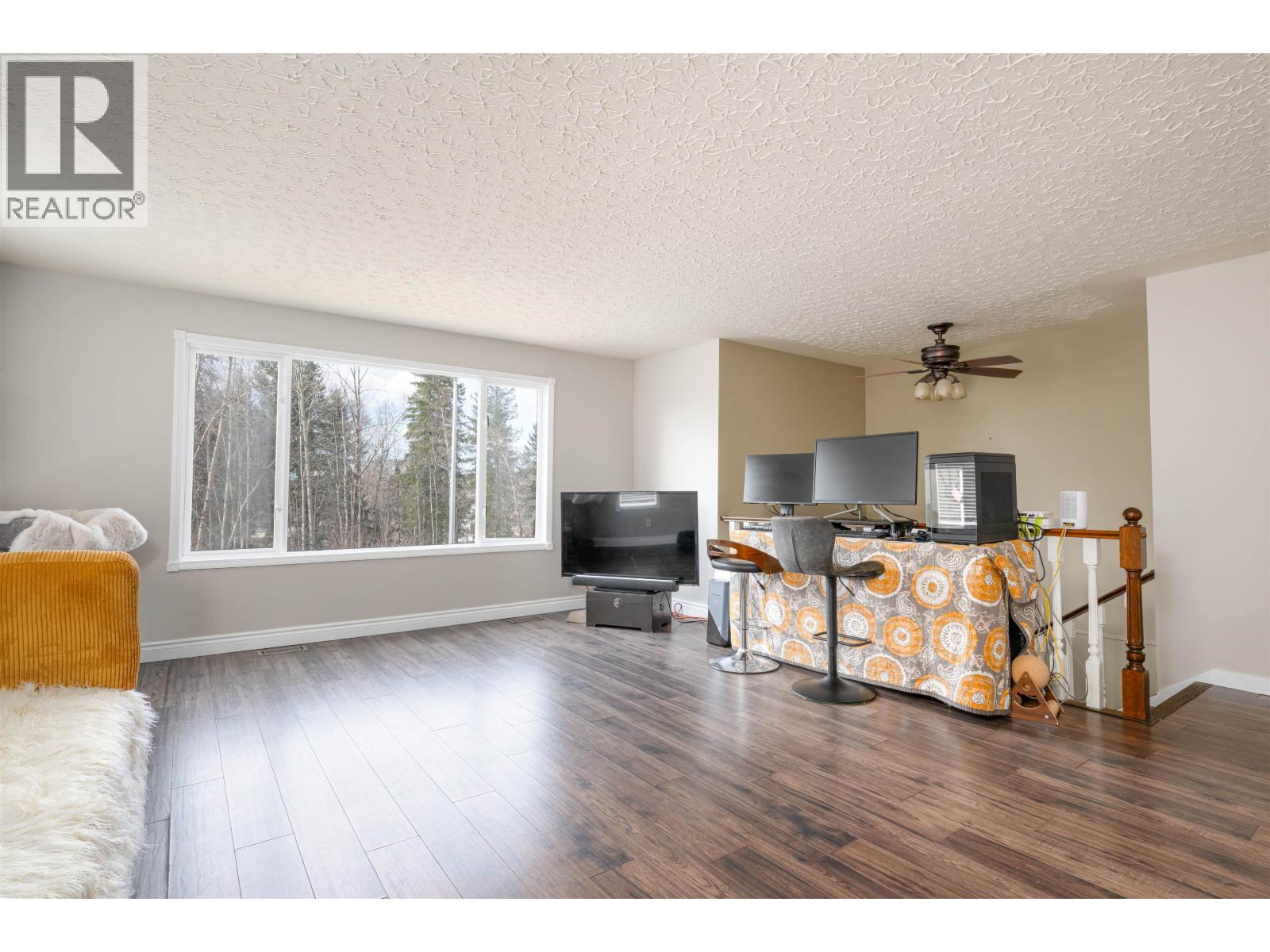 Photo 11 of 33 — 2436 MOSS AVENUE · Prince George, BC