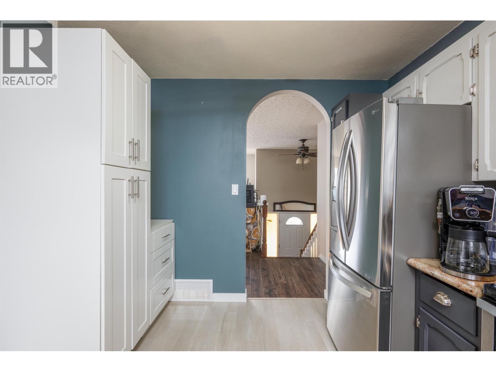 Photo 9 of 33 — 2436 MOSS AVENUE · Prince George, BC