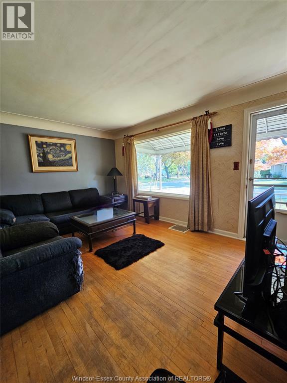 1040 KENNEDY DRIVE WEST - 6