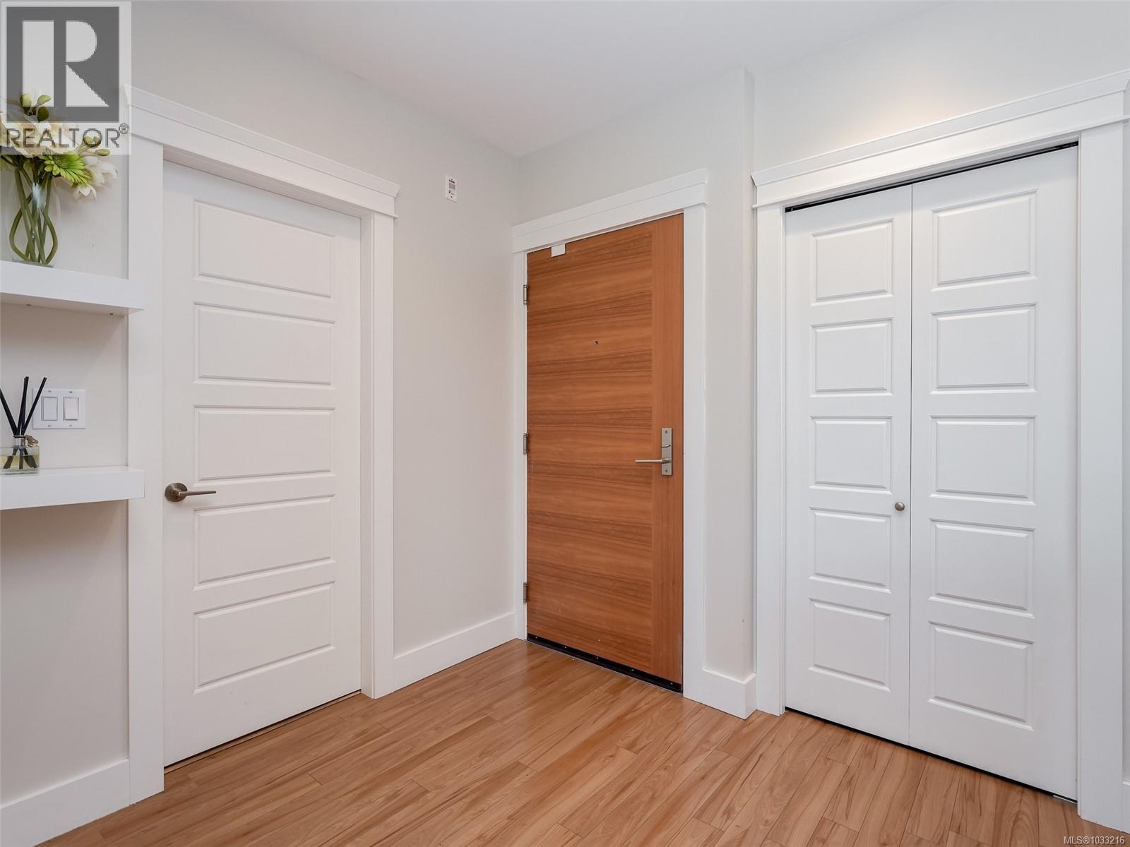 #403 7161 West Saanich Rd - 17