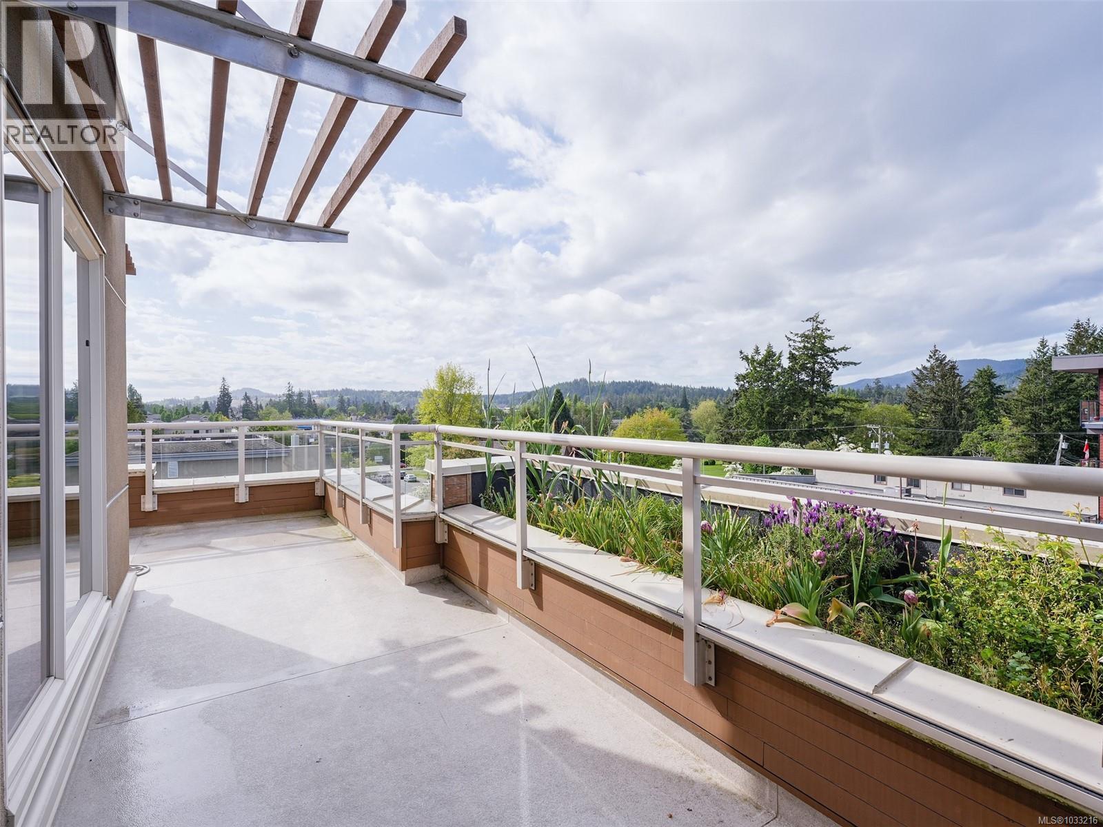 #403 7161 West Saanich Rd - 21