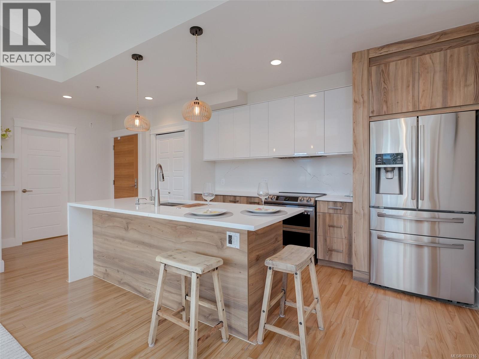 #403 7161 West Saanich Rd - 5