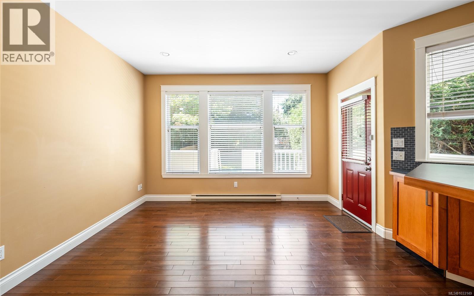 257 Michigan St - 13