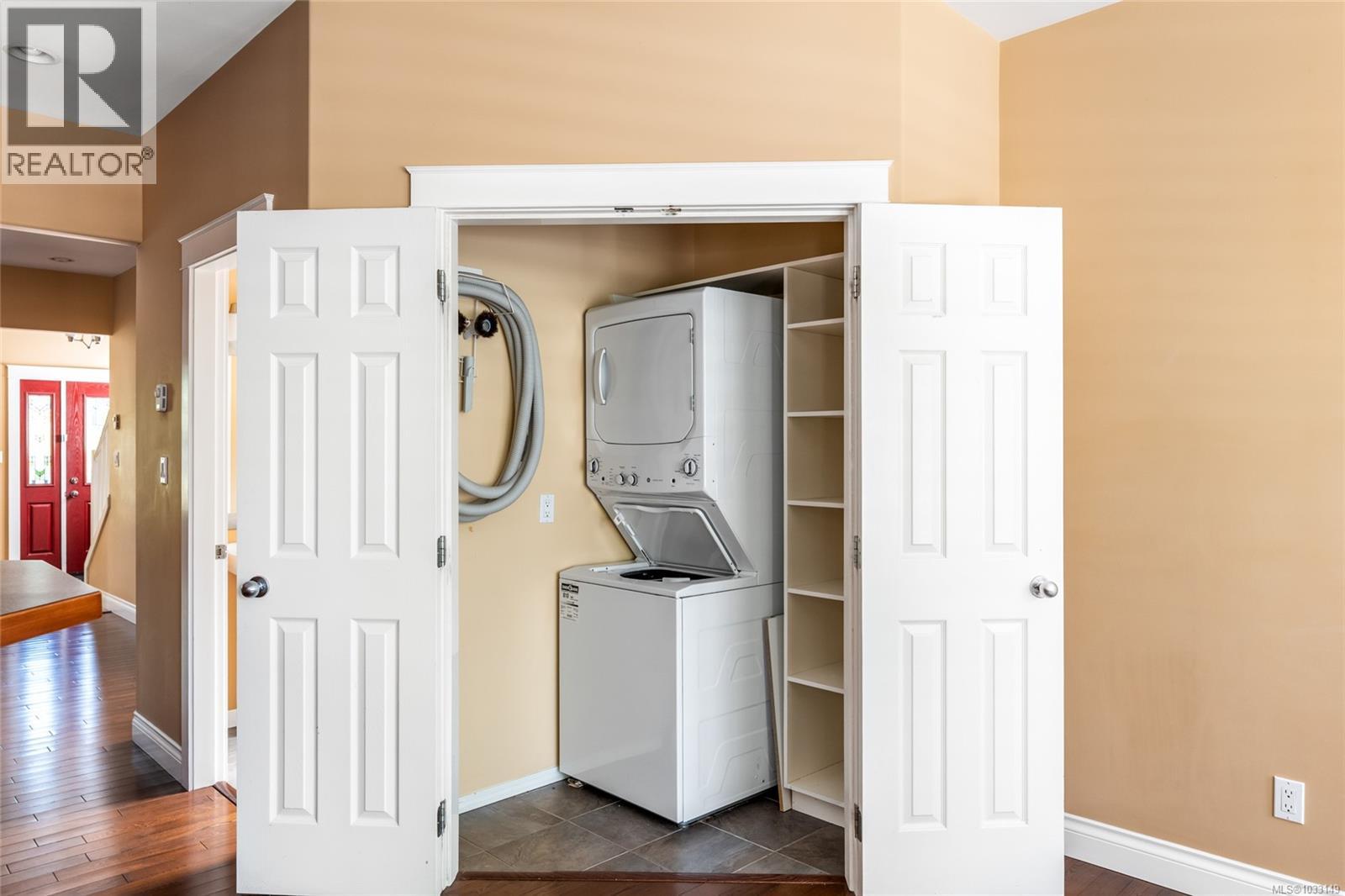 257 Michigan St - 16