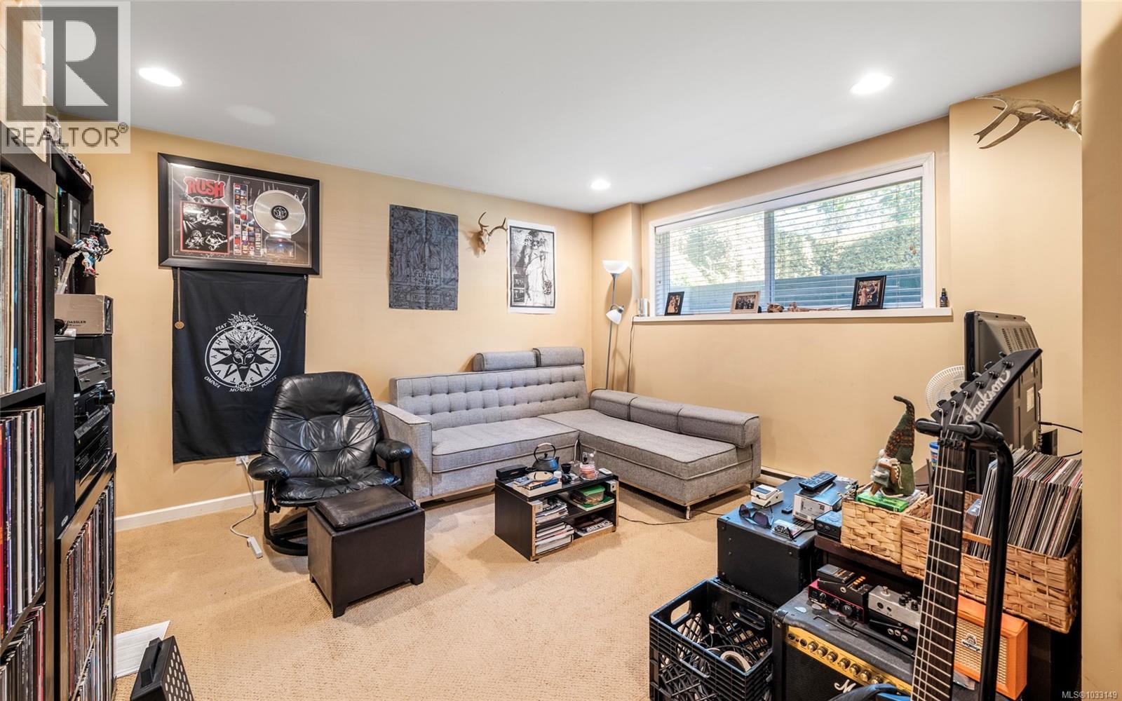 257 Michigan St - 31