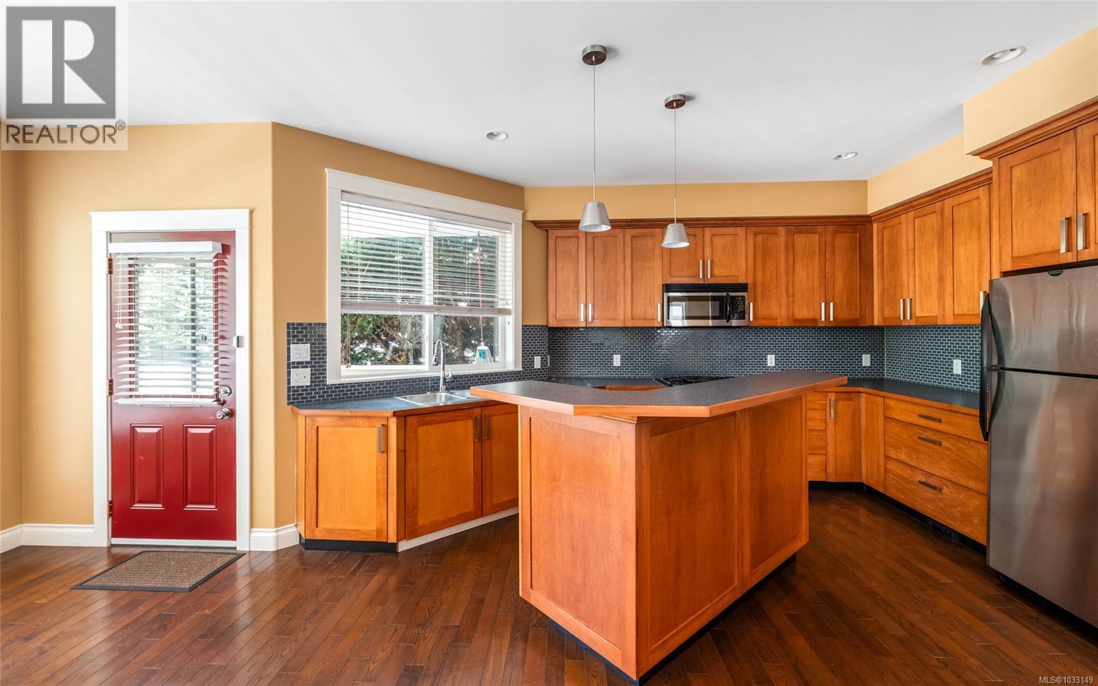 257 Michigan St - 9