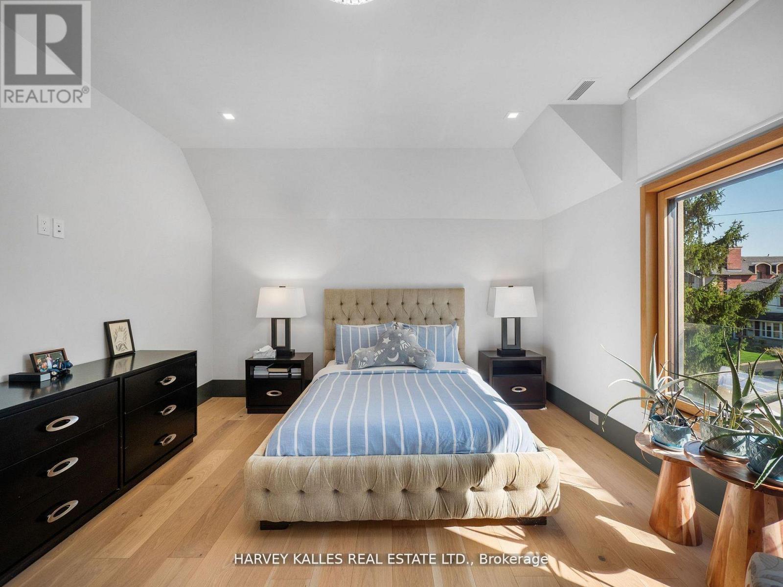 170 BURNDALE AVENUE — photo 30
