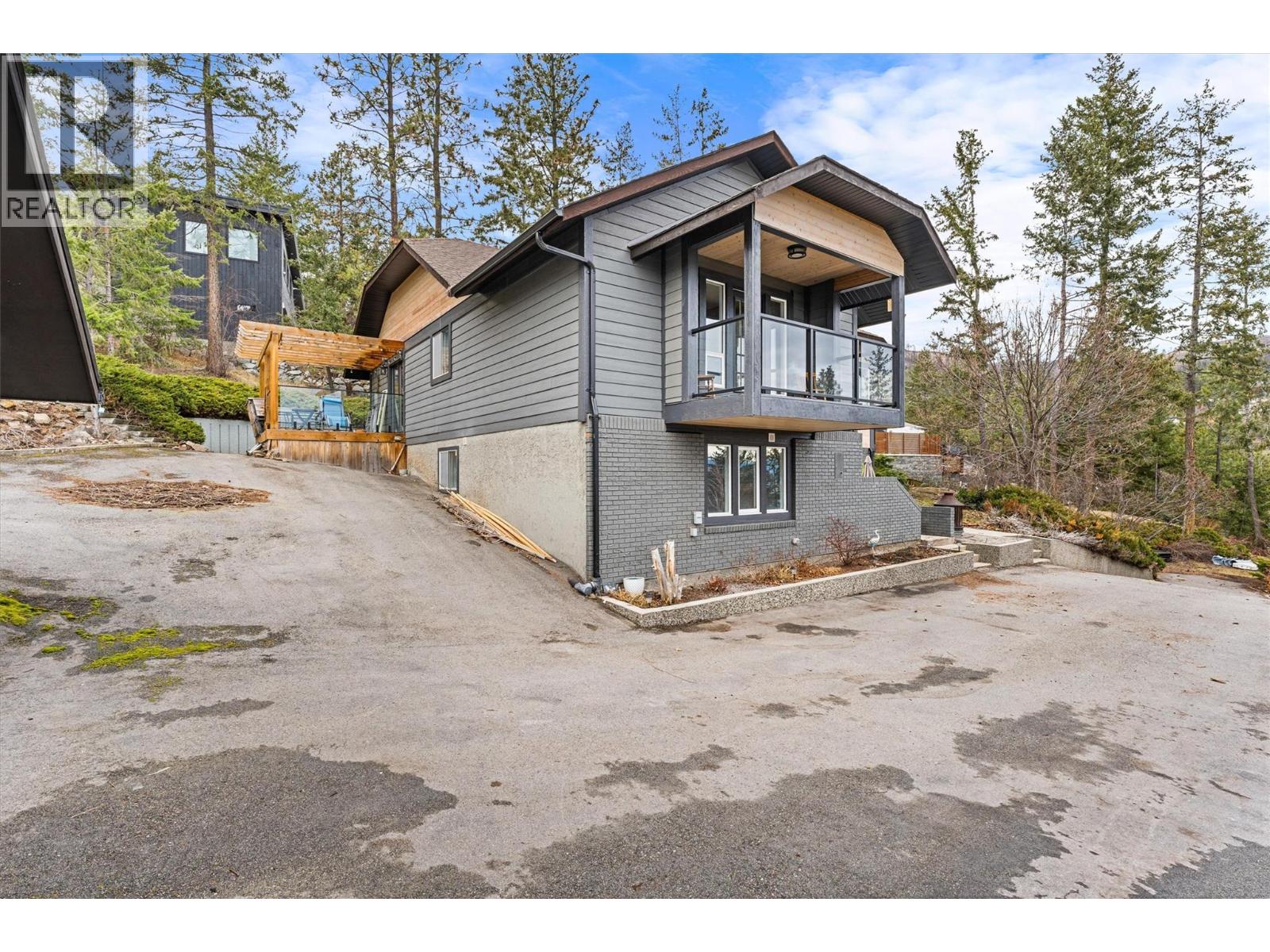  1642 Griffiths Place, West Kelowna