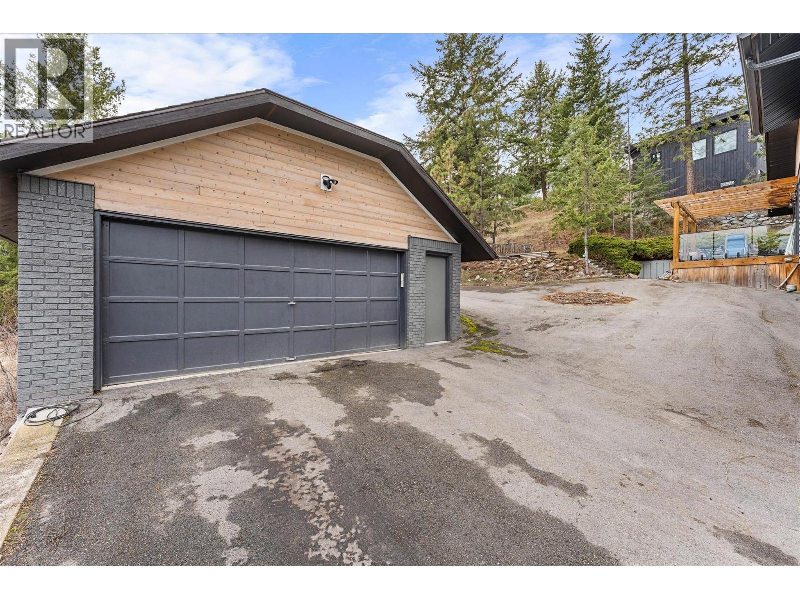  1642 Griffiths Place, West Kelowna