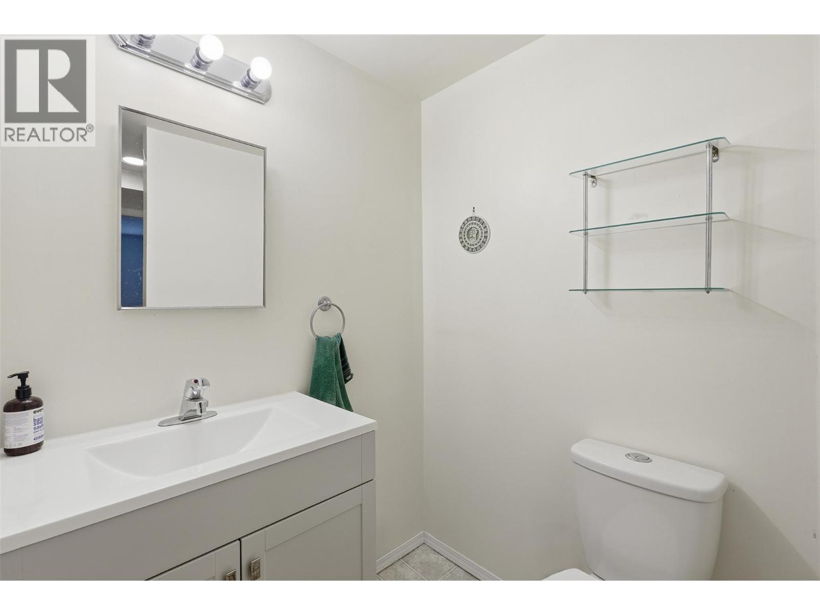 2484 YOUNG Avenue - 38