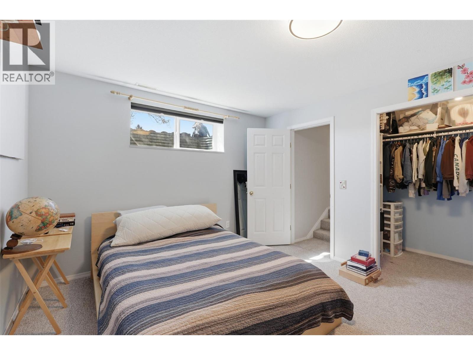 2484 YOUNG Avenue - 41