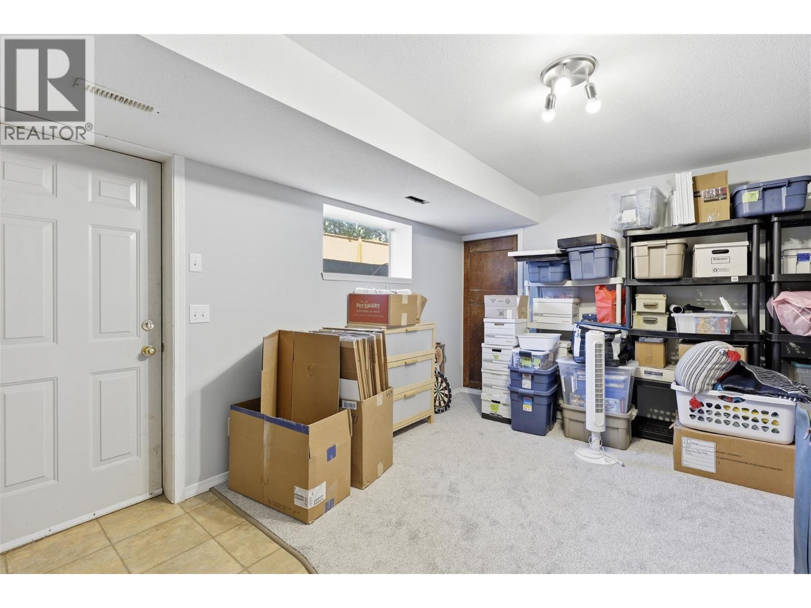 2484 YOUNG Avenue - 44