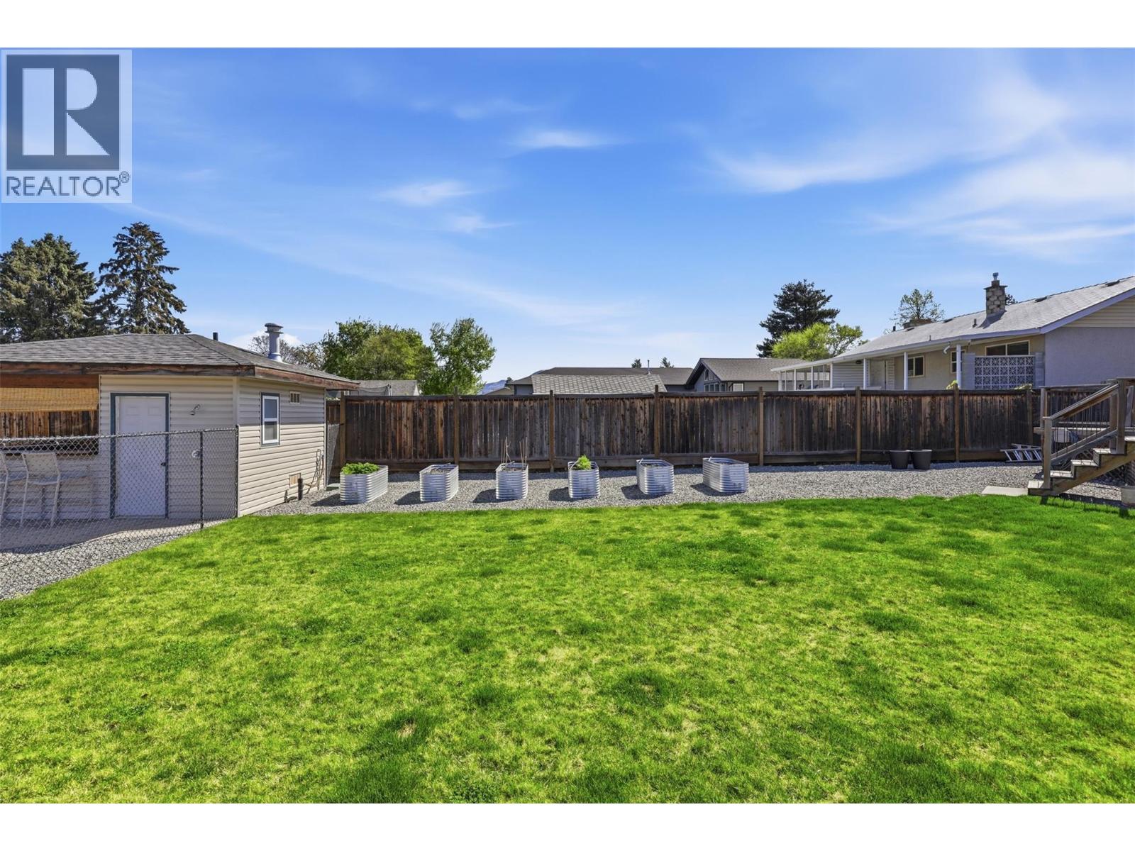 2484 YOUNG Avenue - 49