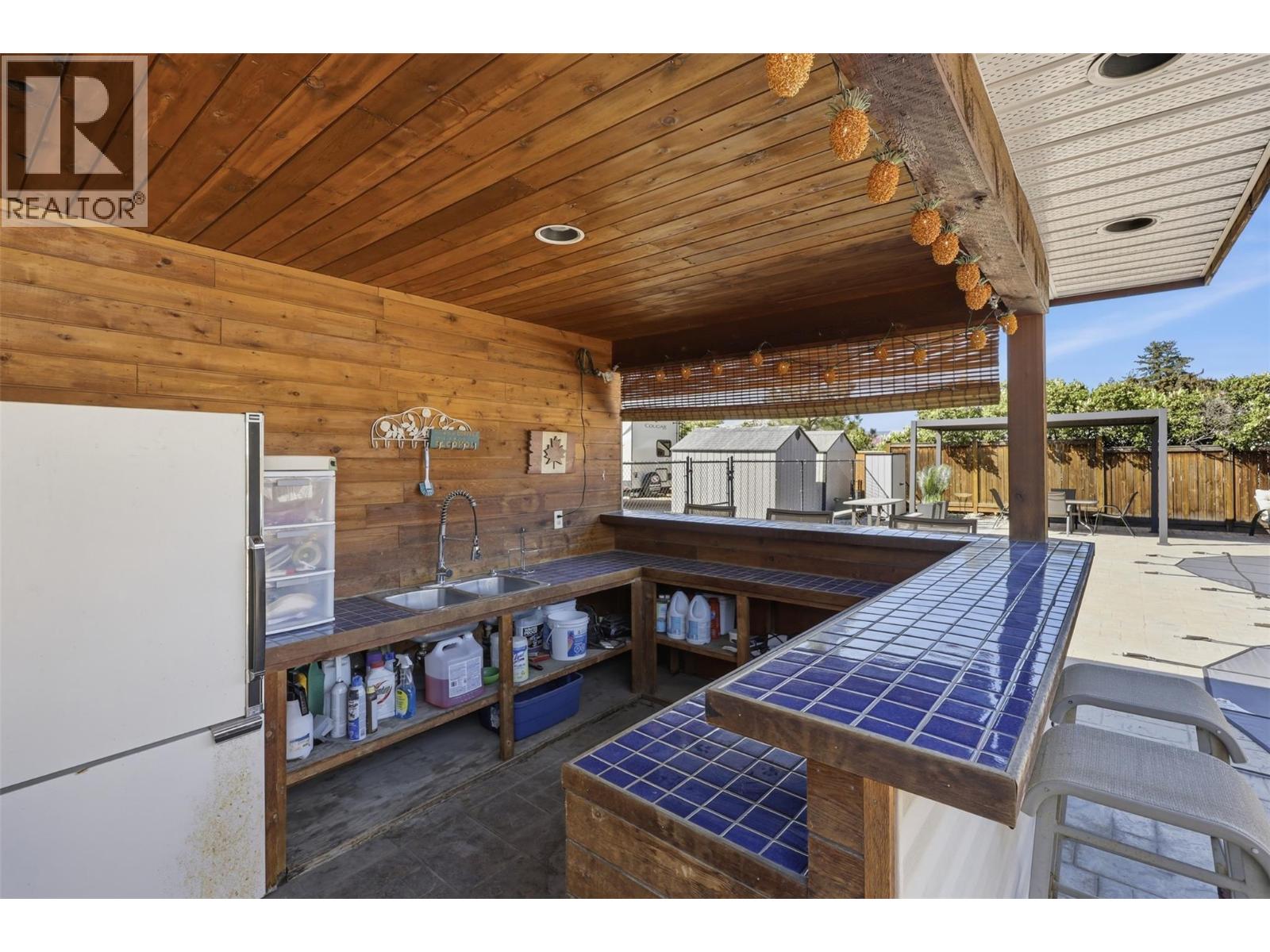 2484 YOUNG Avenue - 59