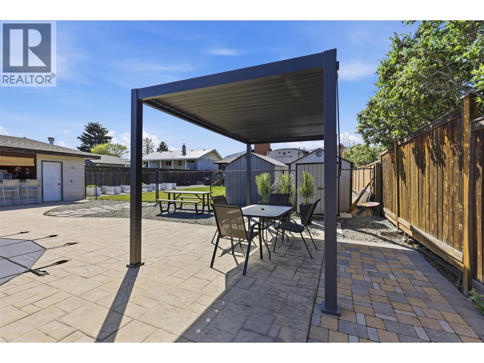 2484 YOUNG Avenue - 62