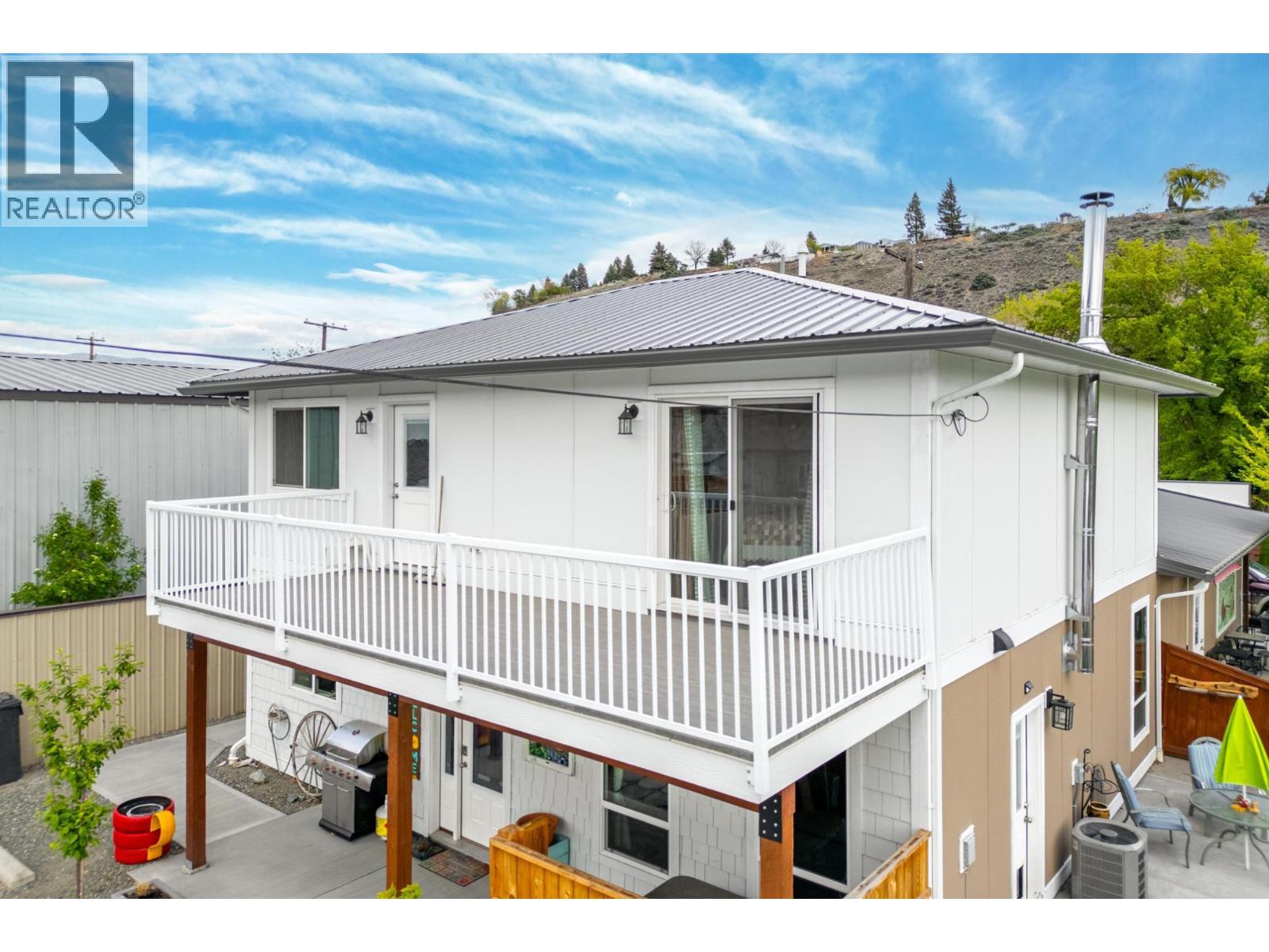 605/607 RAILWAY Avenue - 54