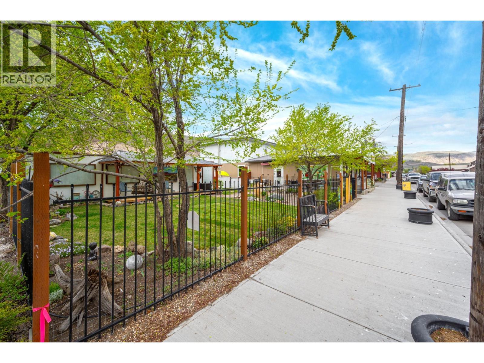 605/607 RAILWAY Avenue - 60