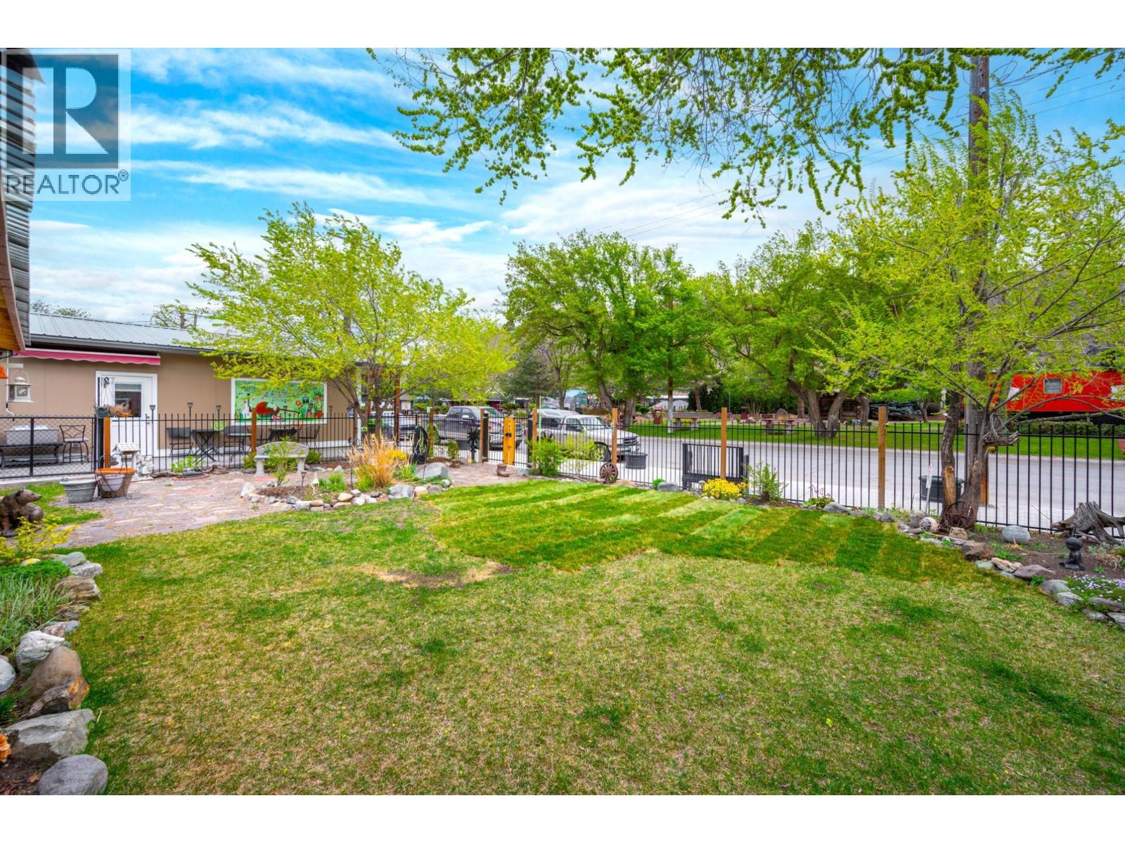 605/607 RAILWAY Avenue - 65