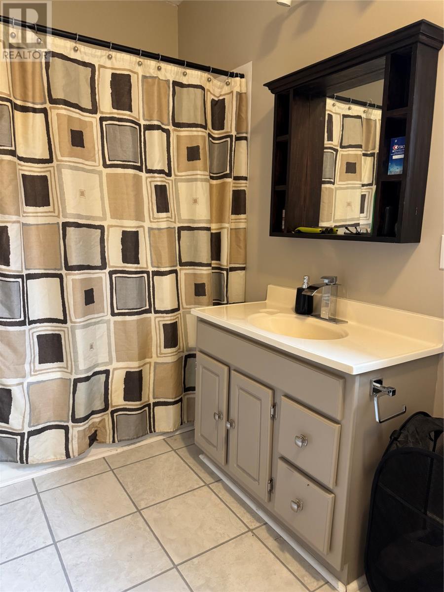 295-307 CEMETRY ROAD - 11