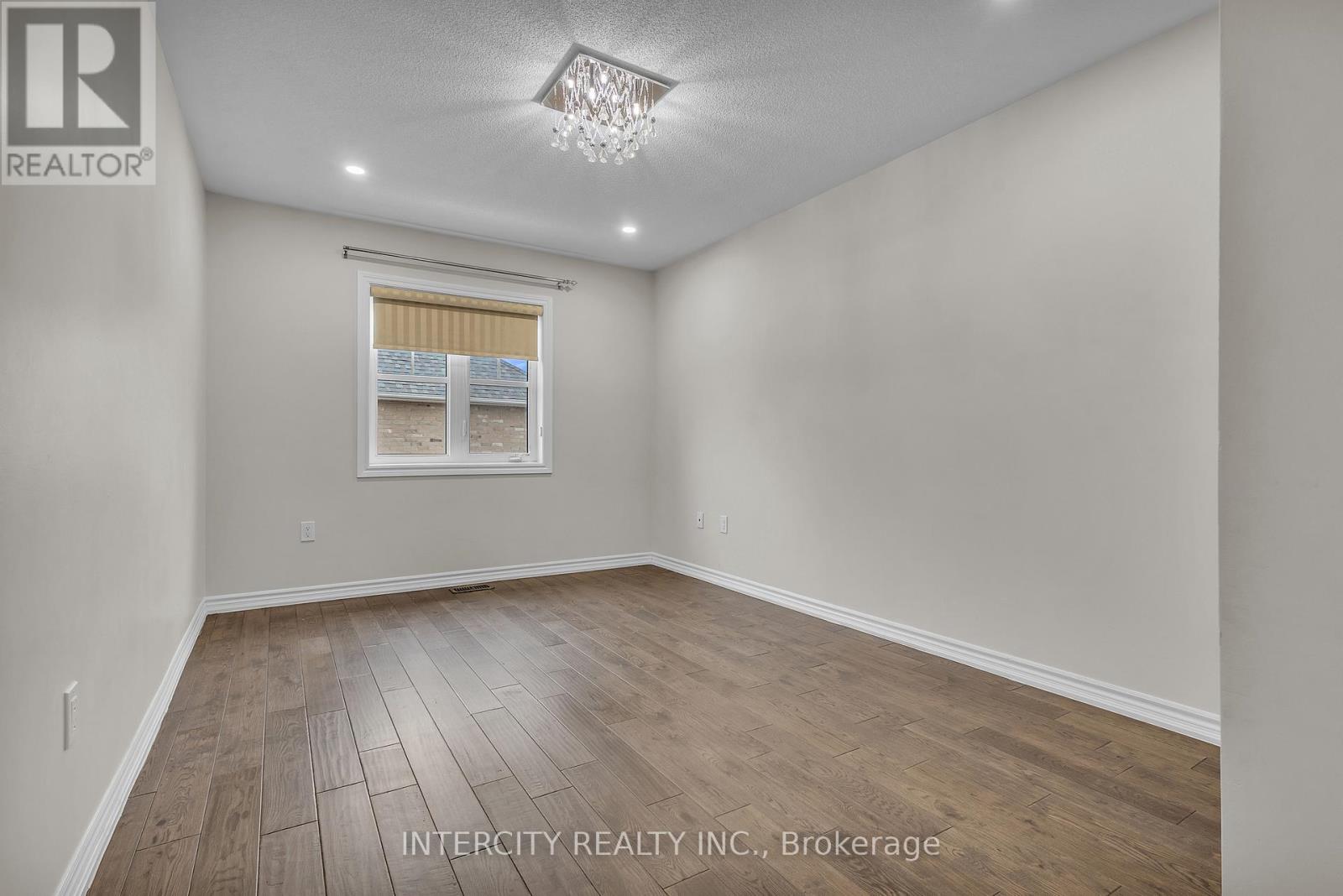 45 ROULETTE CRESCENT — photo 44