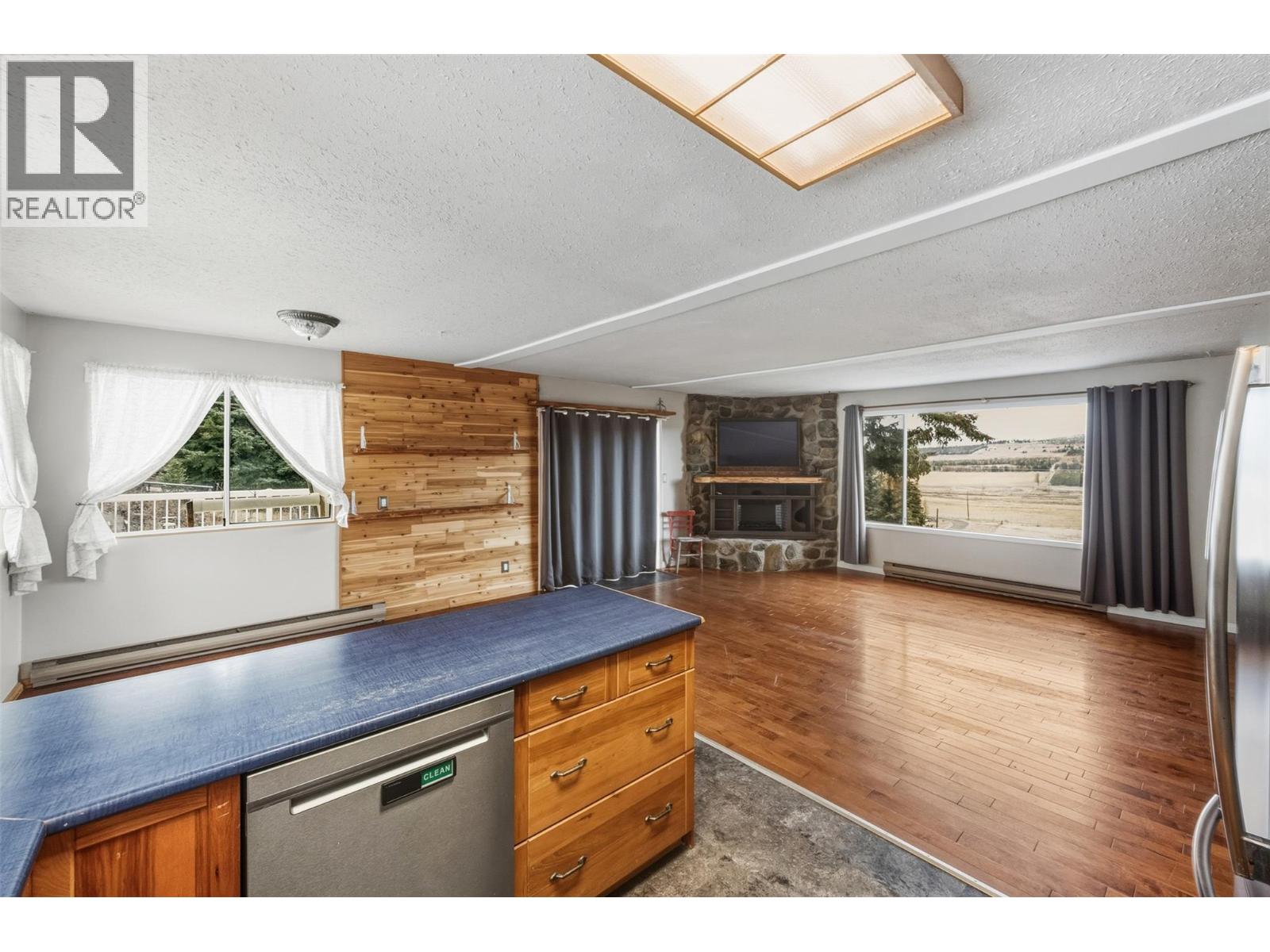 1414 Kelly Road - 14