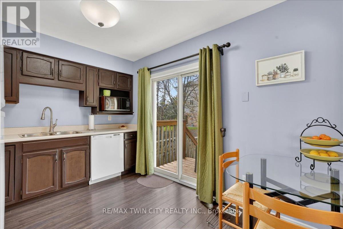 636 GRANGE CRESCENT - 16