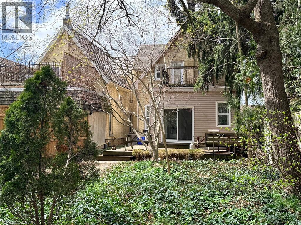 802 WATERLOO STREET - 4