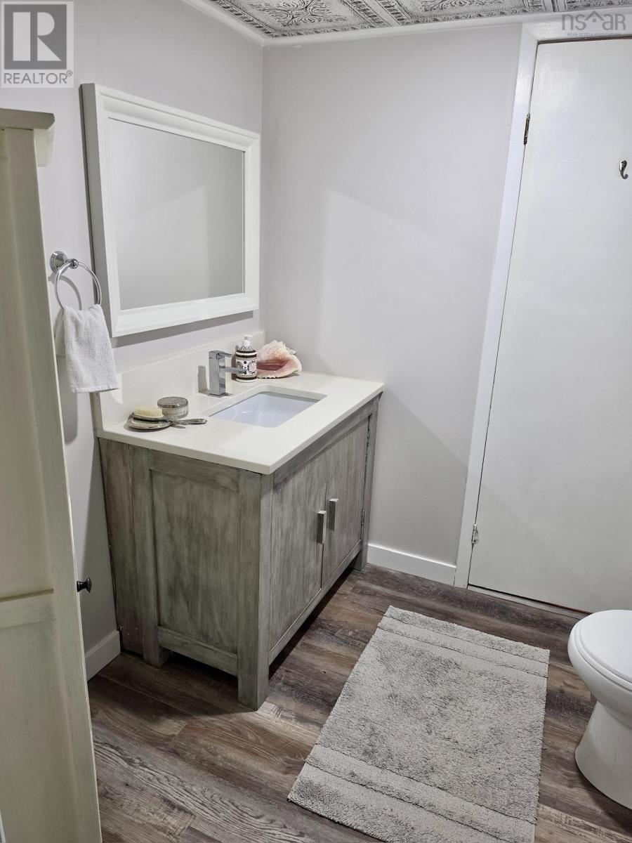 Property 23 of 30 of 553 Beaverbank