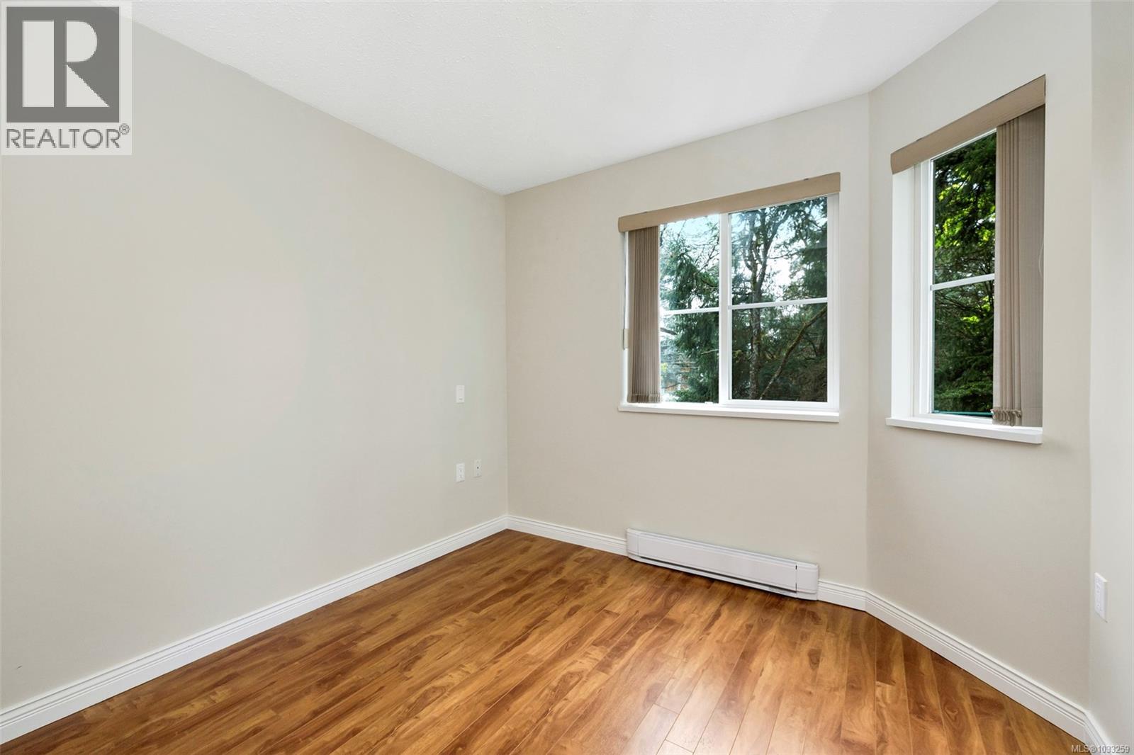 #112 290 Island Hwy - 21