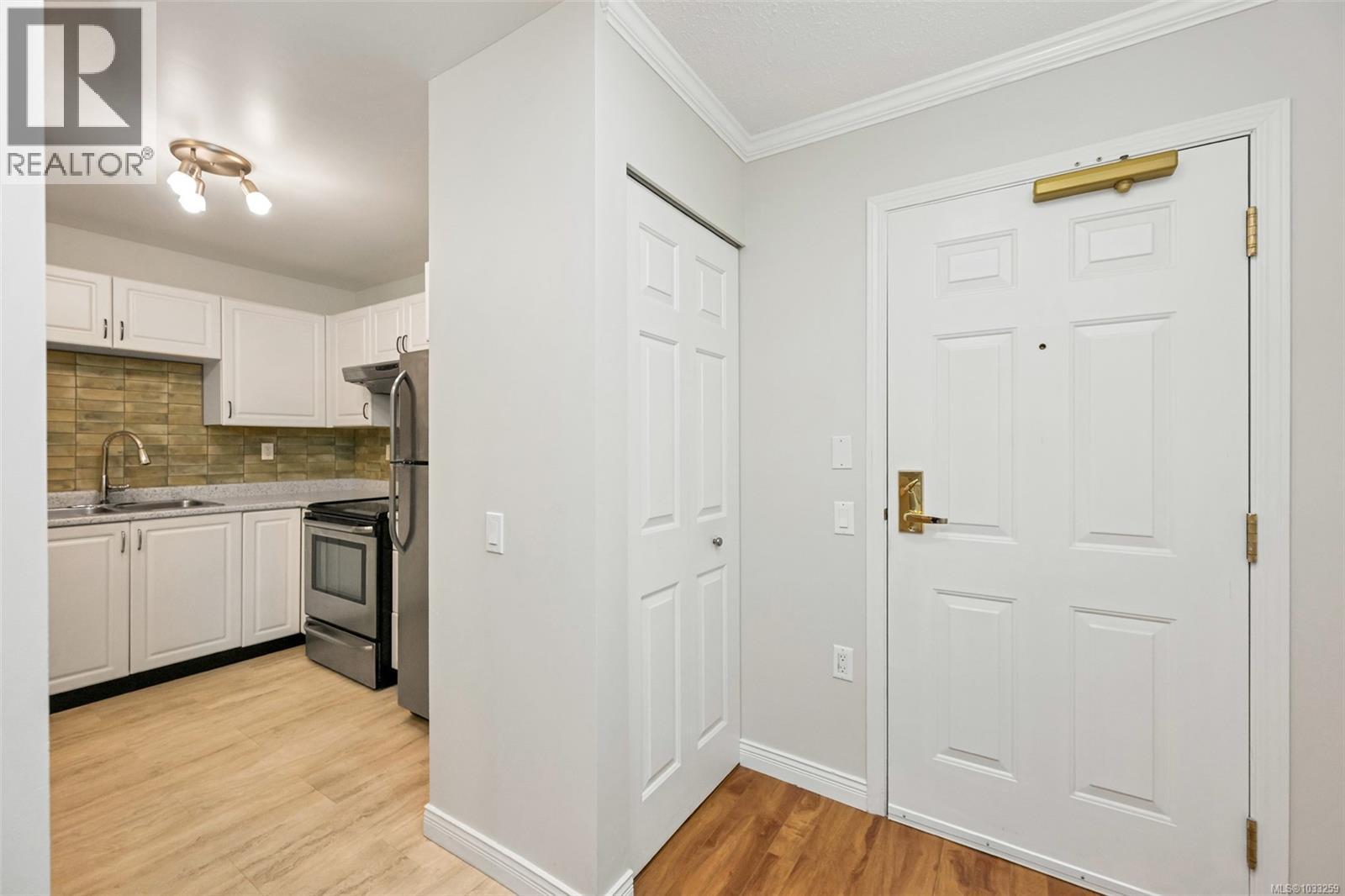 #112 290 Island Hwy - 30