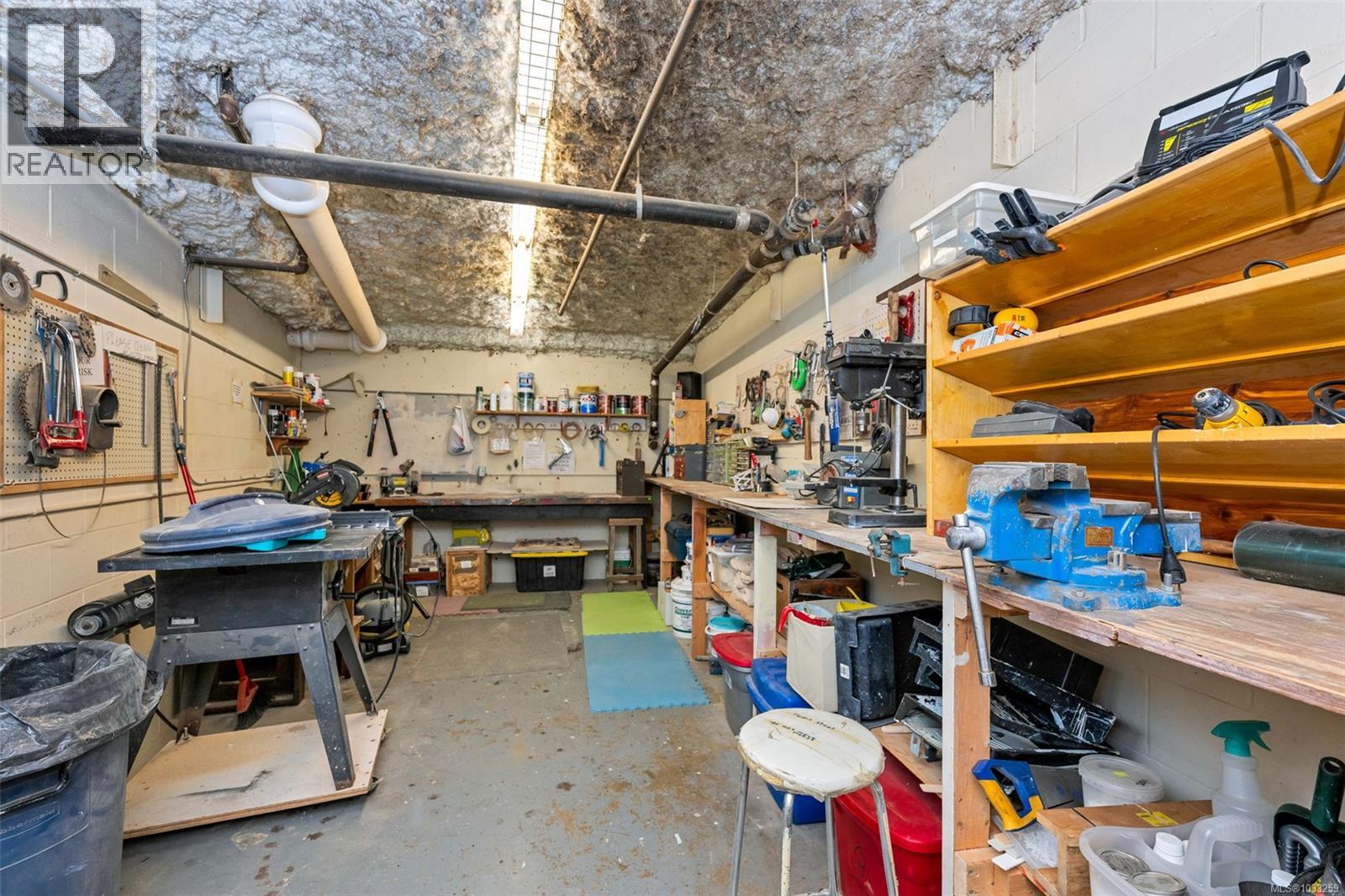 #112 290 Island Hwy - 39