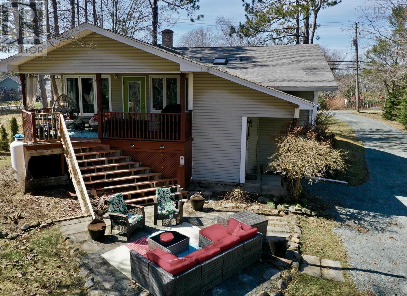 Property 29 of 30 of 553 Beaverbank