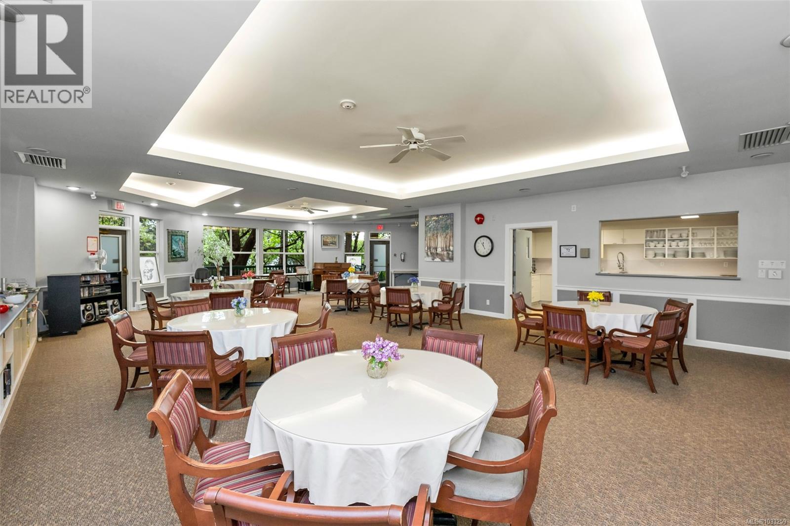 #112 290 Island Hwy - 32