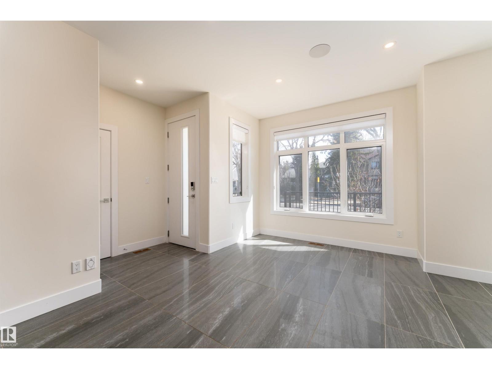 10508 136 ST NW - 17