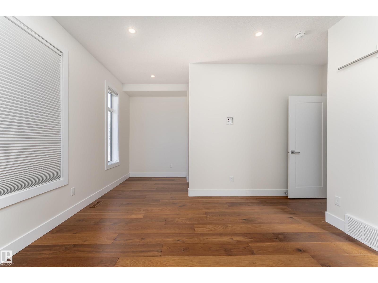 10508 136 ST NW - 23