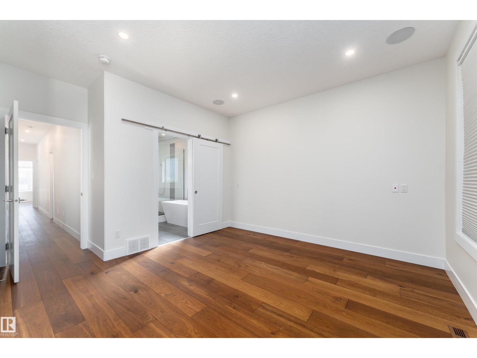 10508 136 ST NW - 25