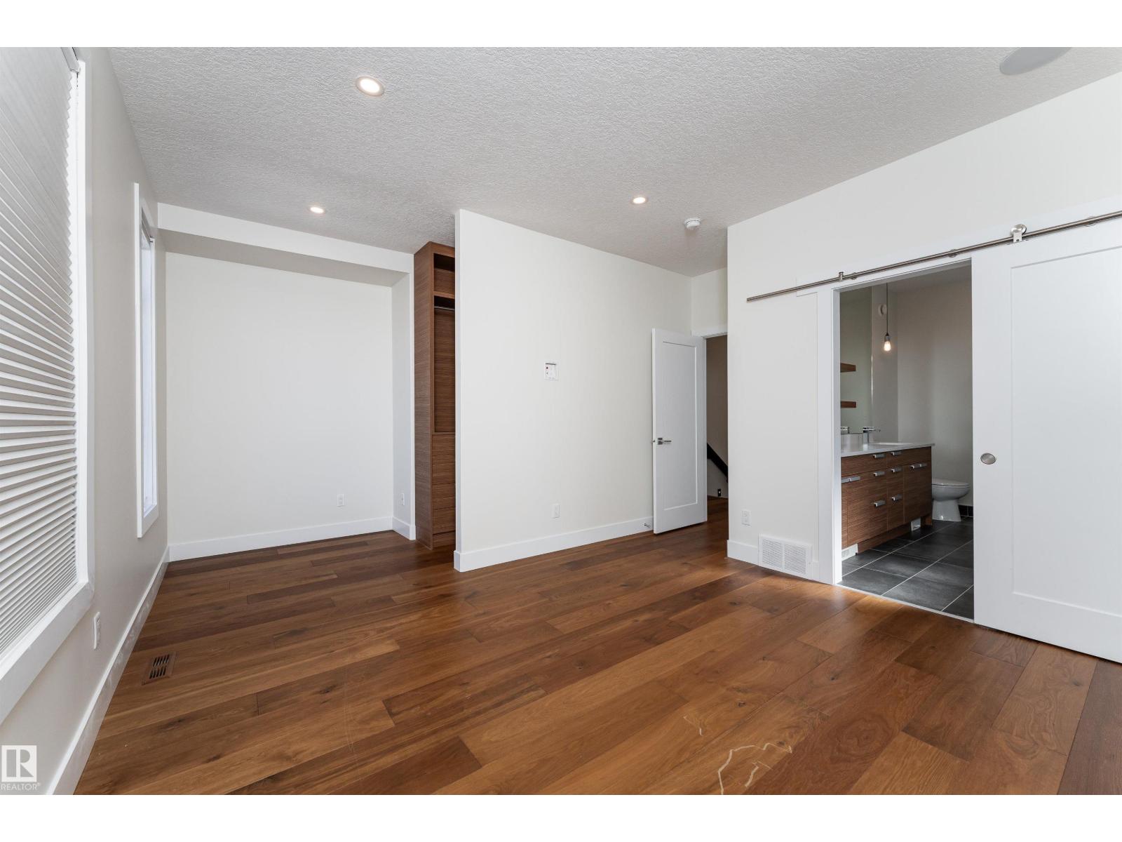 10508 136 ST NW - 27