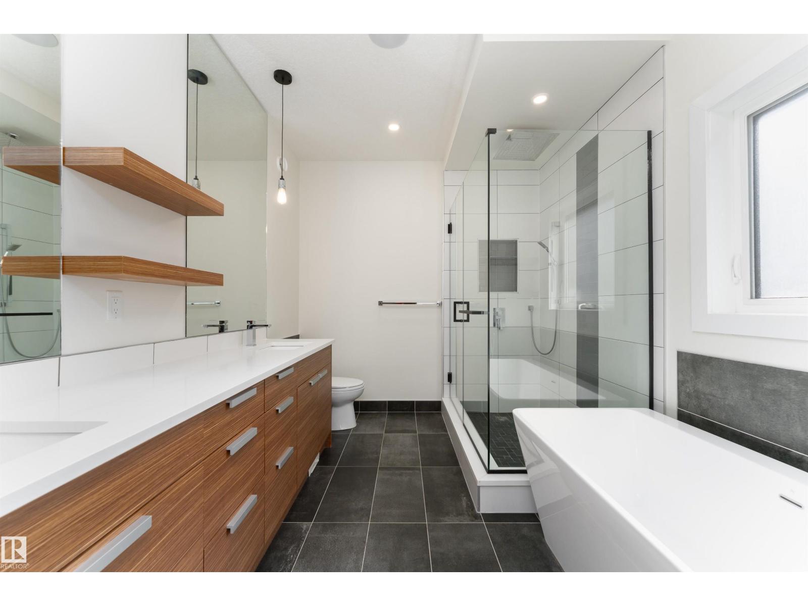 10508 136 ST NW - 28
