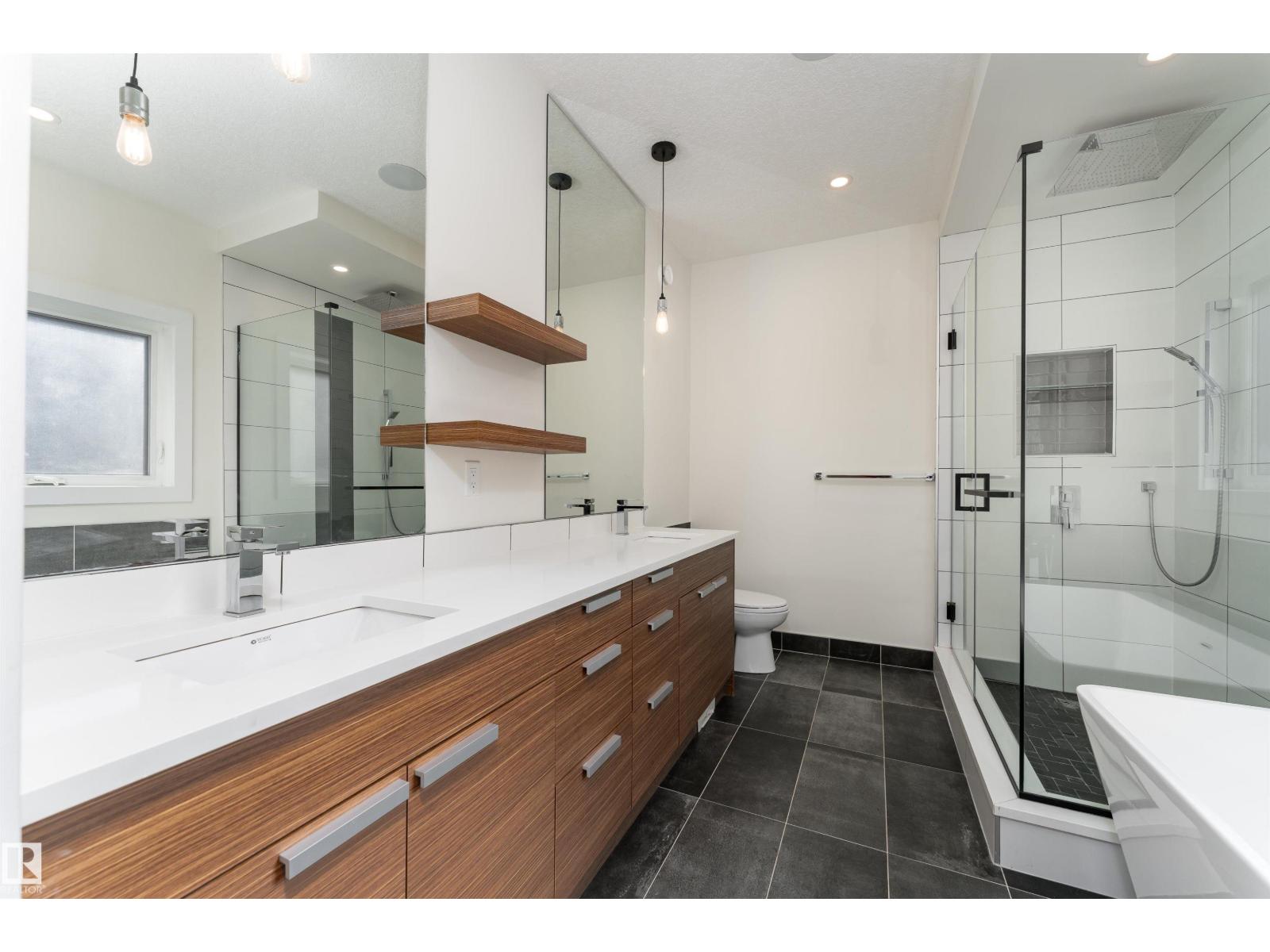 10508 136 ST NW - 29