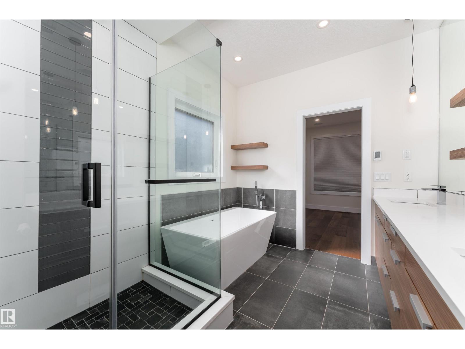 10508 136 ST NW - 30