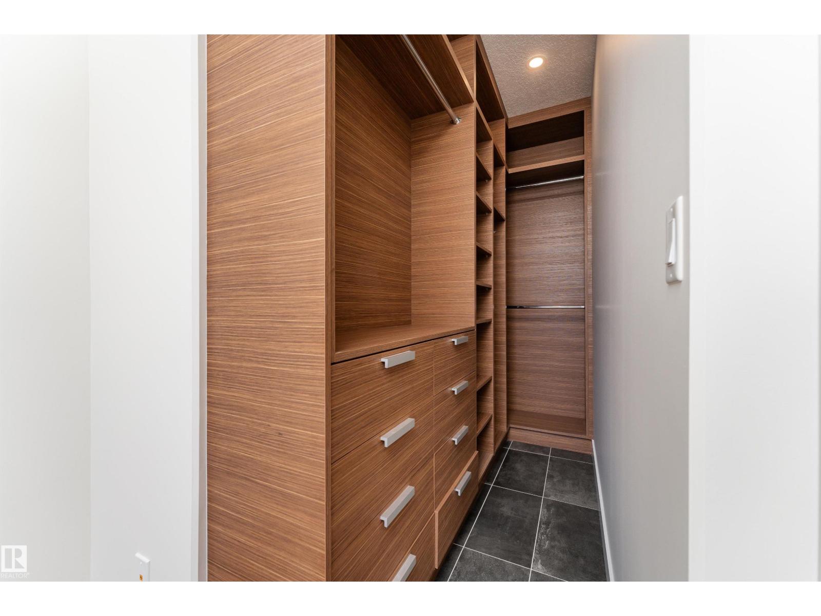 10508 136 ST NW - 31