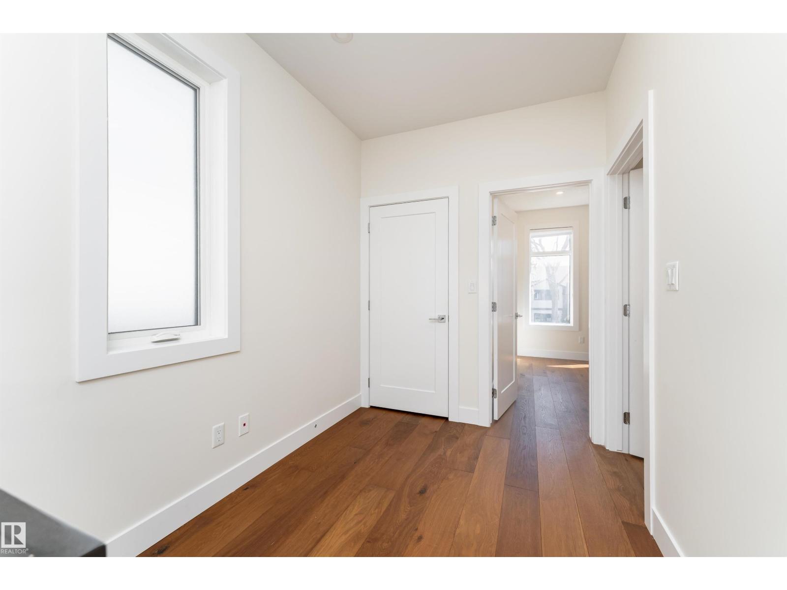 10508 136 ST NW - 32