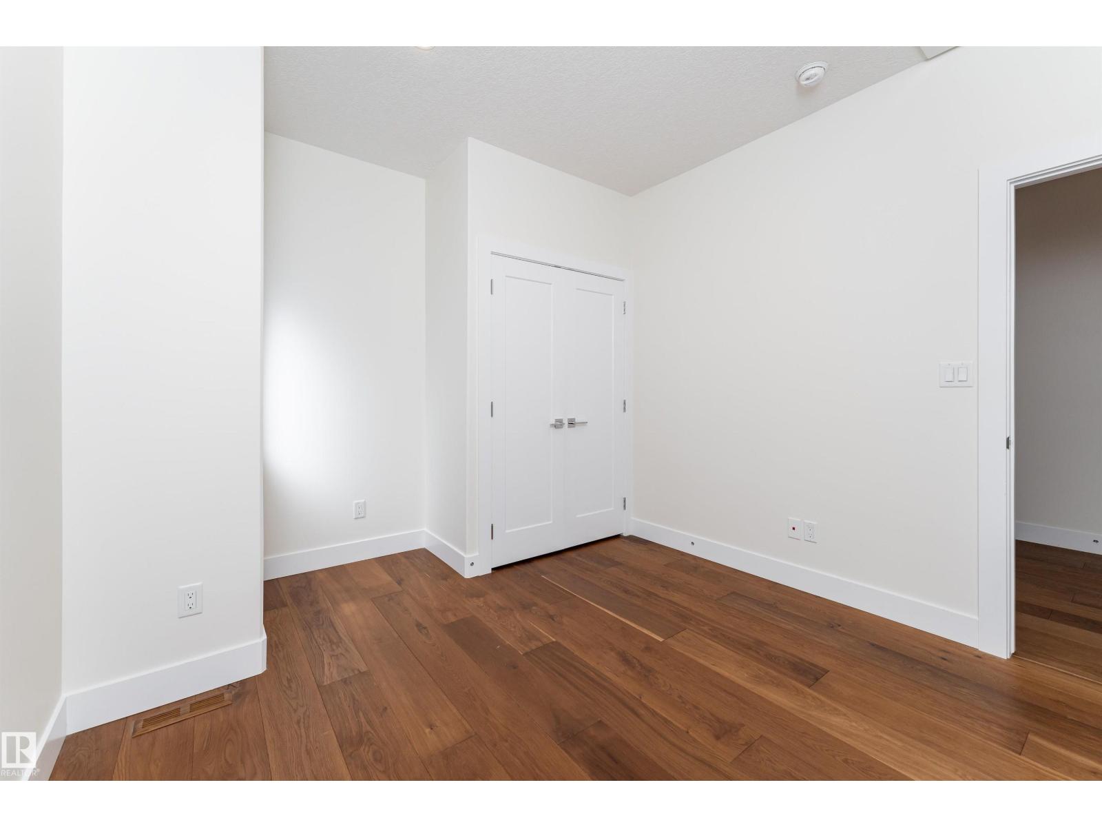 10508 136 ST NW - 39