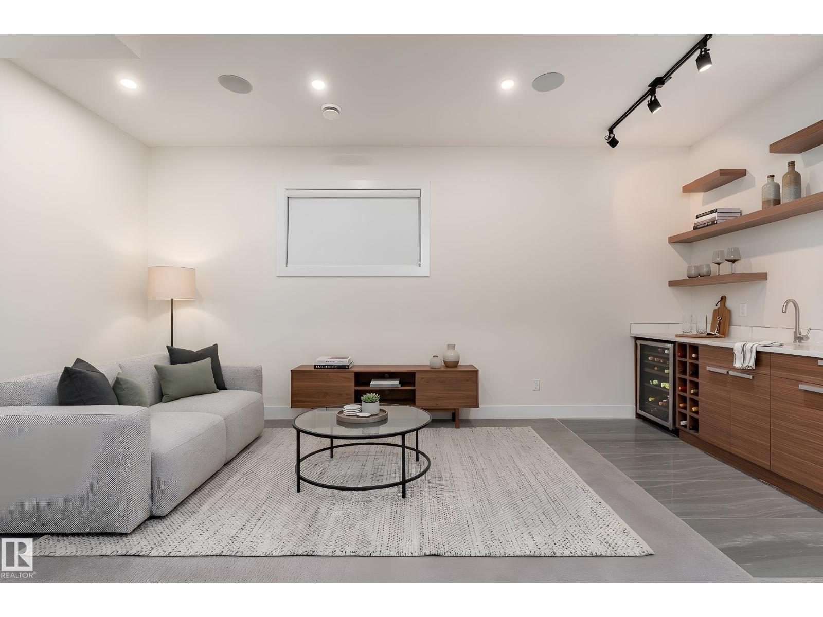 10508 136 ST NW - 45